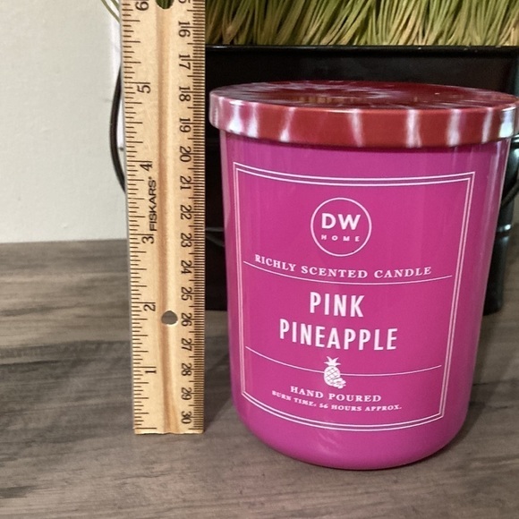 DW HOME PINK PINEAPPLE CANDLE WITH TIE-DYE LID - Picture 7 of 9